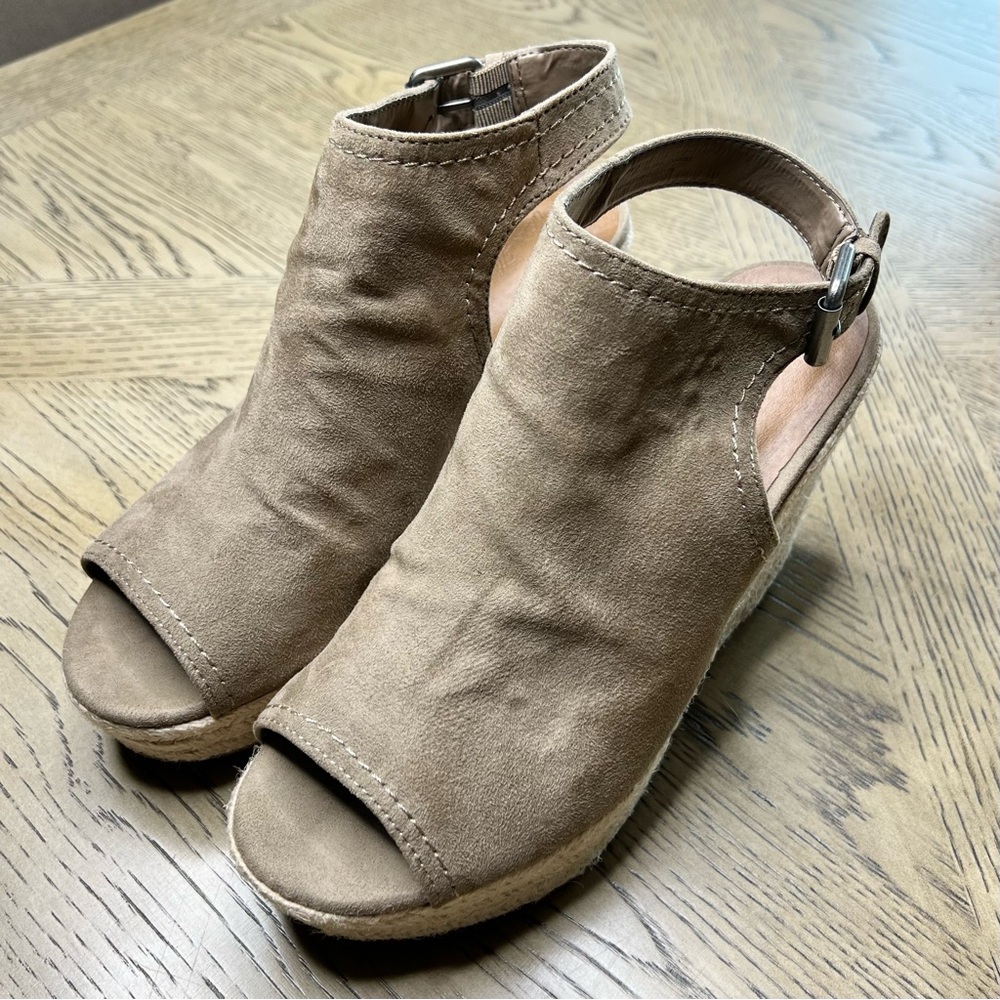 Universal Thread Microsuede Shield Espadrille Wed… - image 4